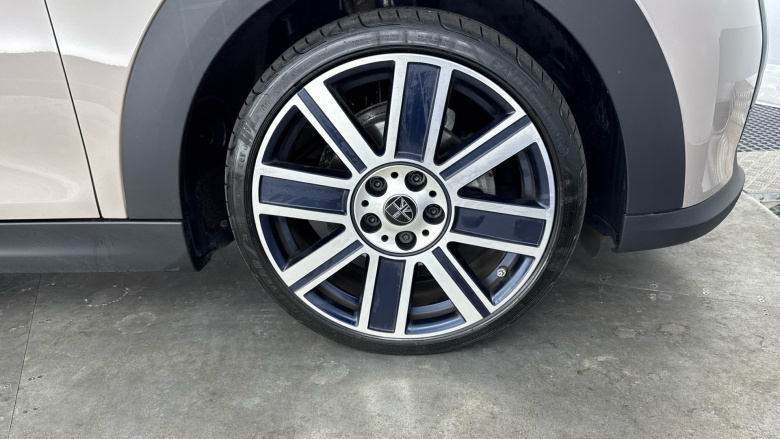 MINI Cooper 1.5 C Exclusive 5dr Auto Petrol Hatchback